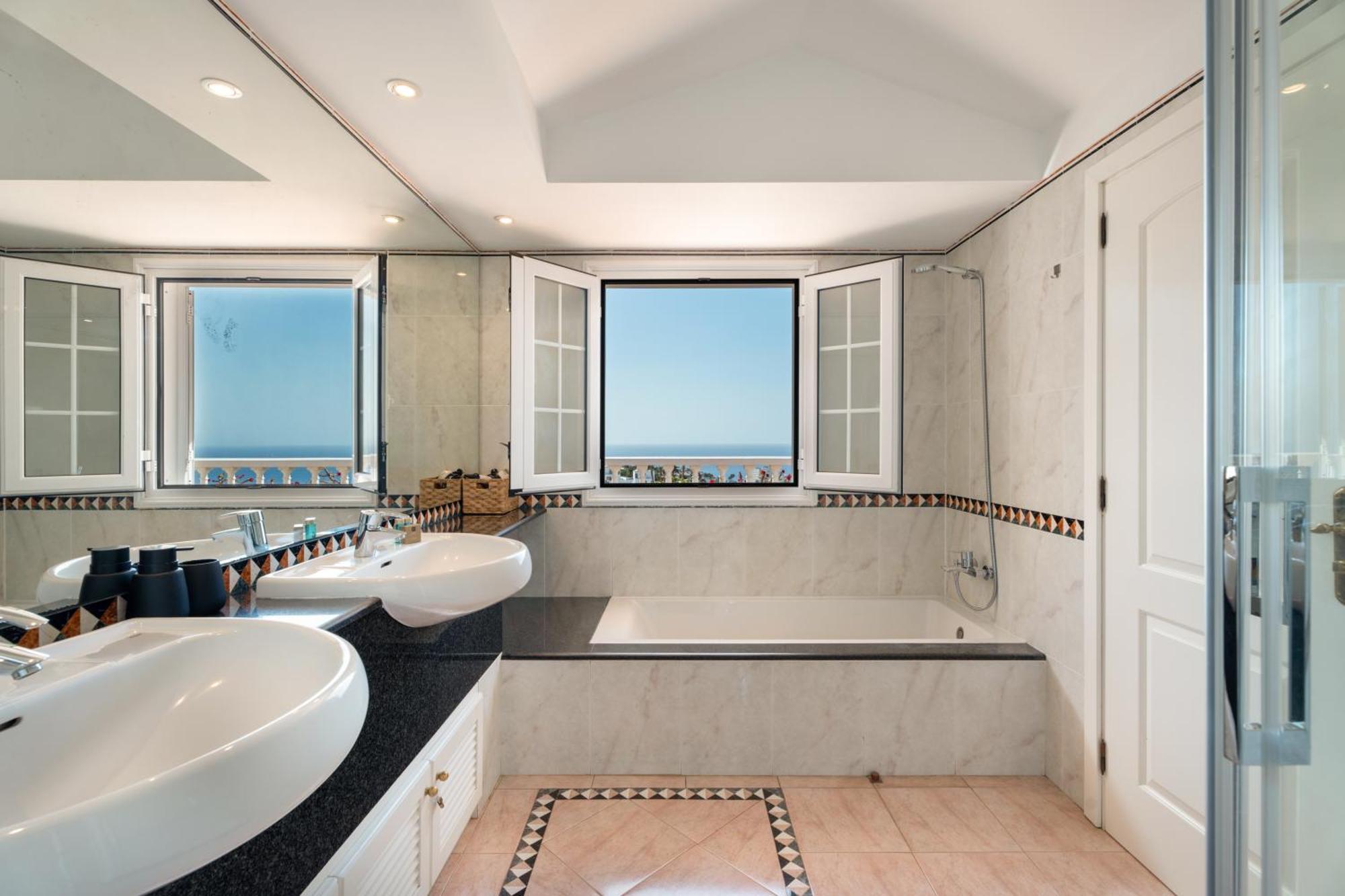 Villa Marbella-Private Heated Pool And Breathtaking View Costa Adeje  Exteriér fotografie